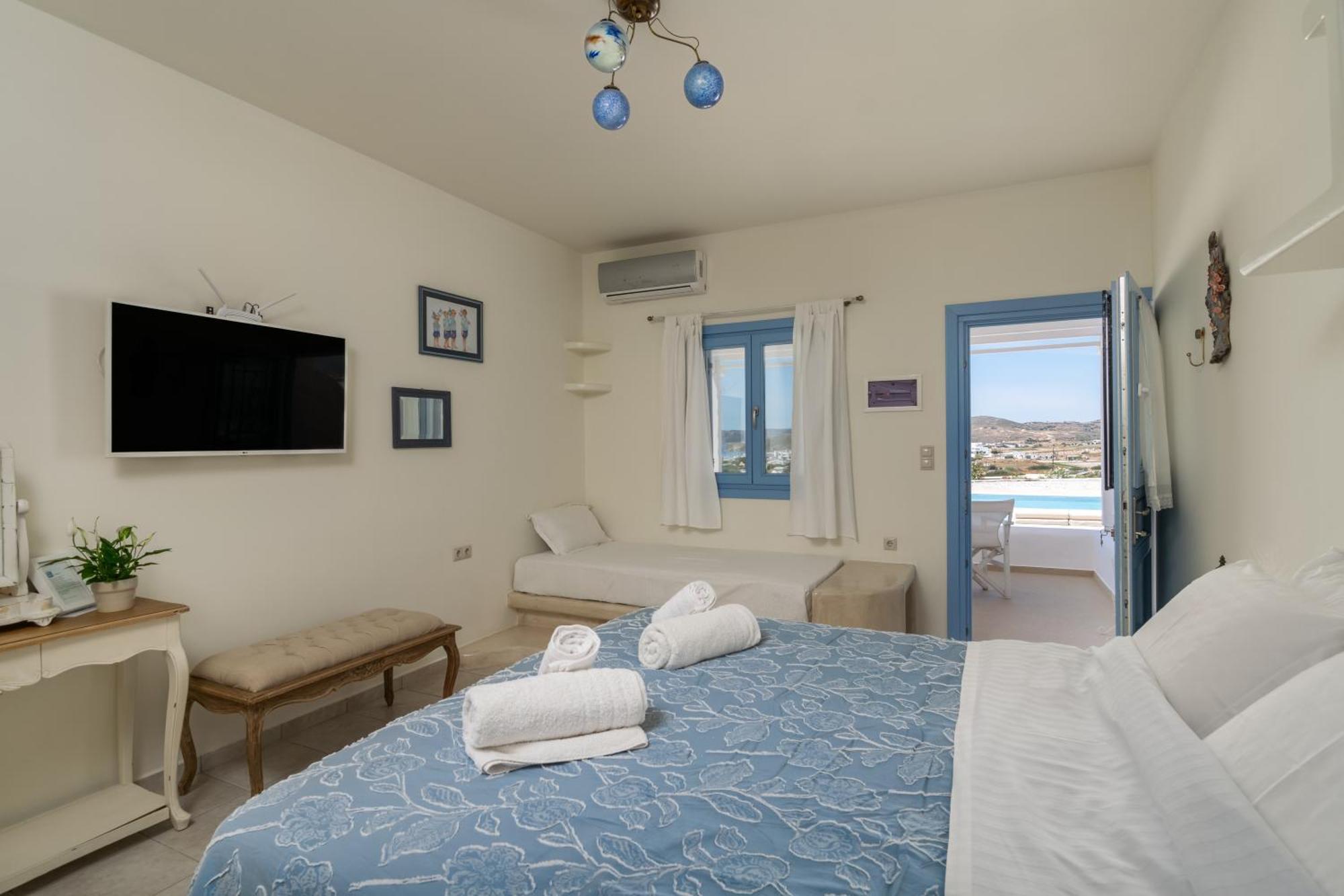 Blu Suites And Studios Adamantas  Exterior photo
